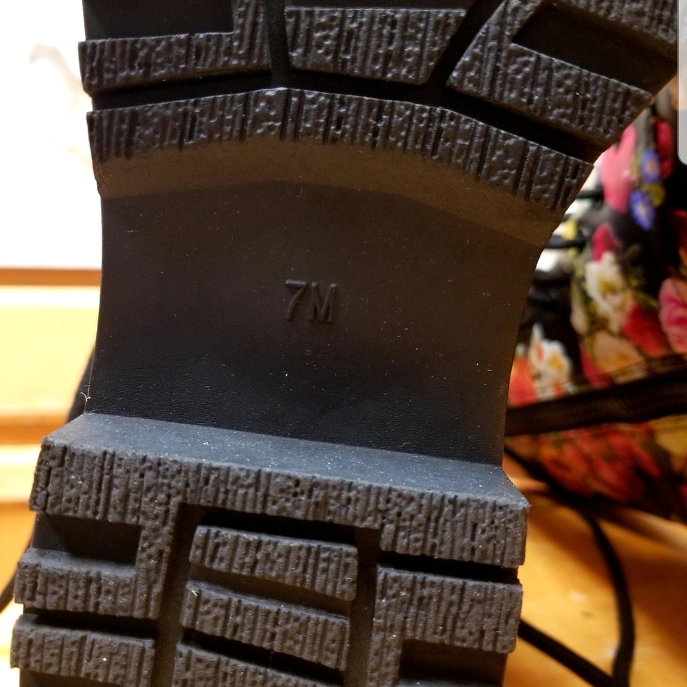 Floral Platform Boots - Picture 7 of 15